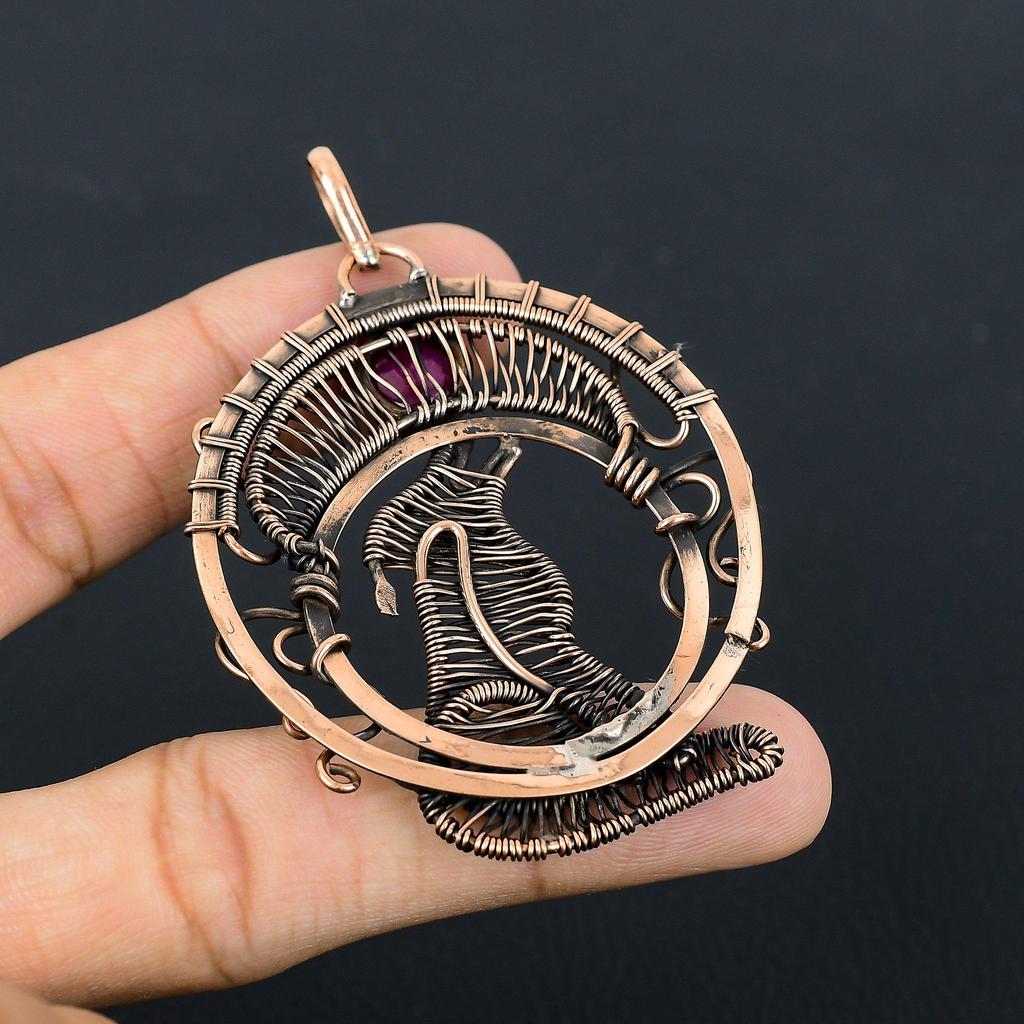 Przepiękny wisiorek z rubinowym kamieniem szlachetnym stworzony w laboratorium, czysta miedziana biżuteria owinięta ręcznie