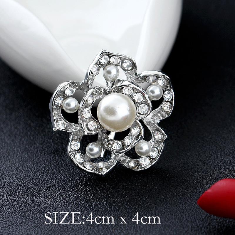 Spilla Corona di Perle e Strass di Cristallo Coreano - Spilla Versatile per Sciarpe da Donna con Spedizione Gratuita