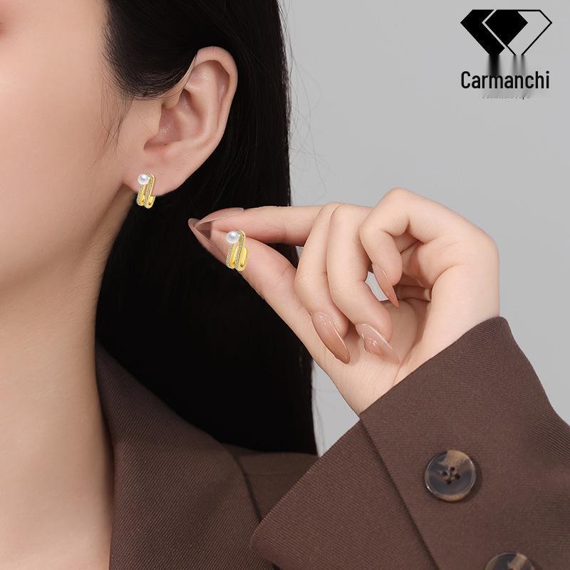 Elegant Pearl Stud Earrings: High-End European & American Fashion Accessory
