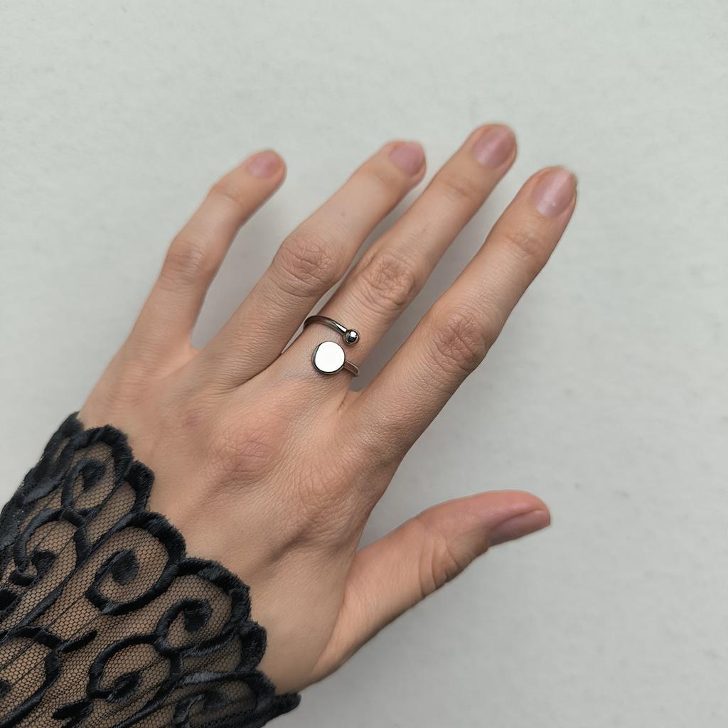 Серебряное кольцо с без камней, вес изделия 1,22 гр (2196952)