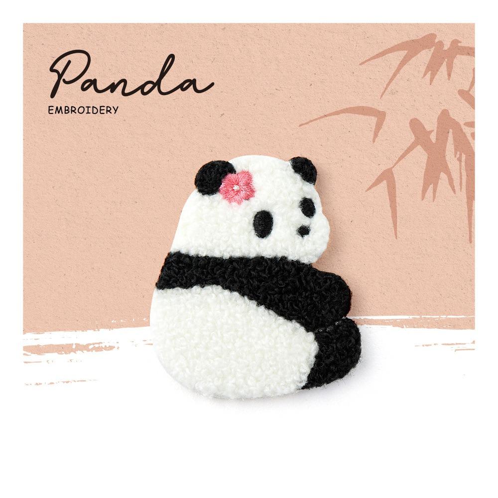 

Милый вышитый значок панды Изысканный тканевый значок Креативная брошь-панда Украшение для сумки Style 19