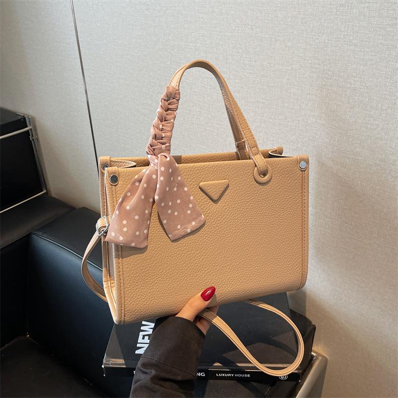 Large-capacity bag women's versatile new casual messenger bag women's portable work commuter tote bag