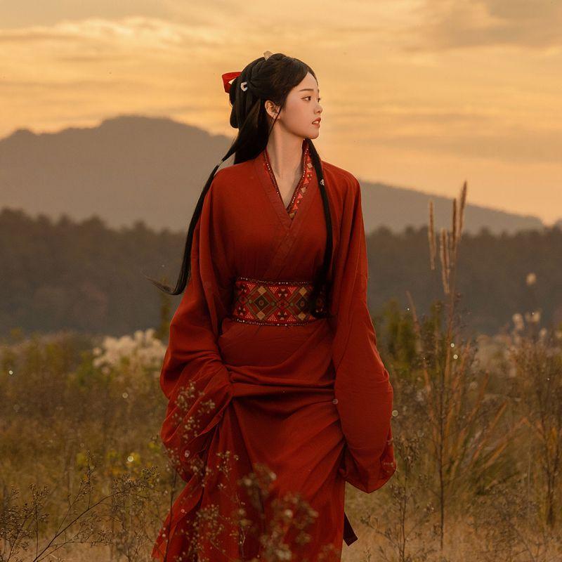 Stil chinezesc Qin și din dinastia Han Mormântul Mashan Chu ZHAN GUO Robă Coada cu volum mare