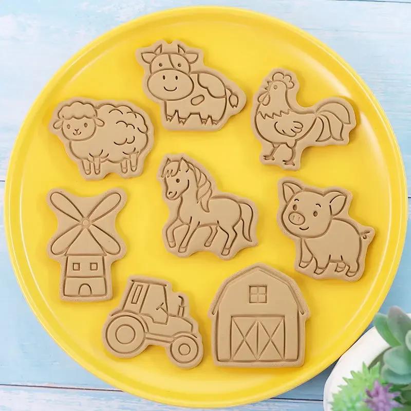 8Pcs Farm Animal Baking Molds Windmill Cow Pig Horse Chicken Sheep Cookie Cutter For Fondant Decor Baking Tool Kitchen Supplies