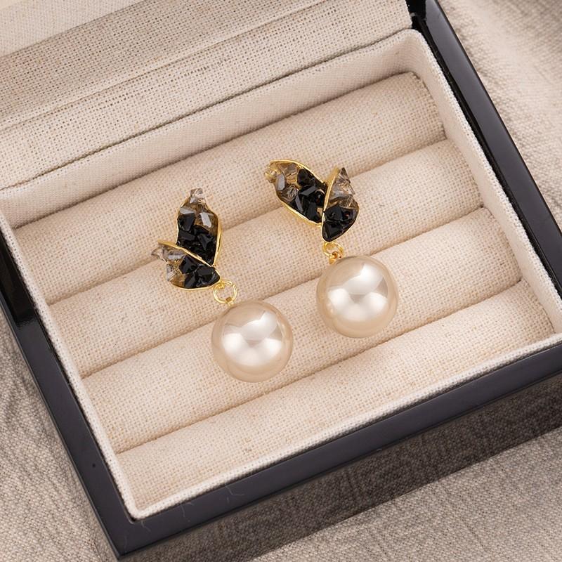 Xiaoxiangfeng Gradual Change Color Earrings Crystal Leaves Round Bead Earrings Korean Fashion Personality Design Sense Light Luxury Stud Earrings