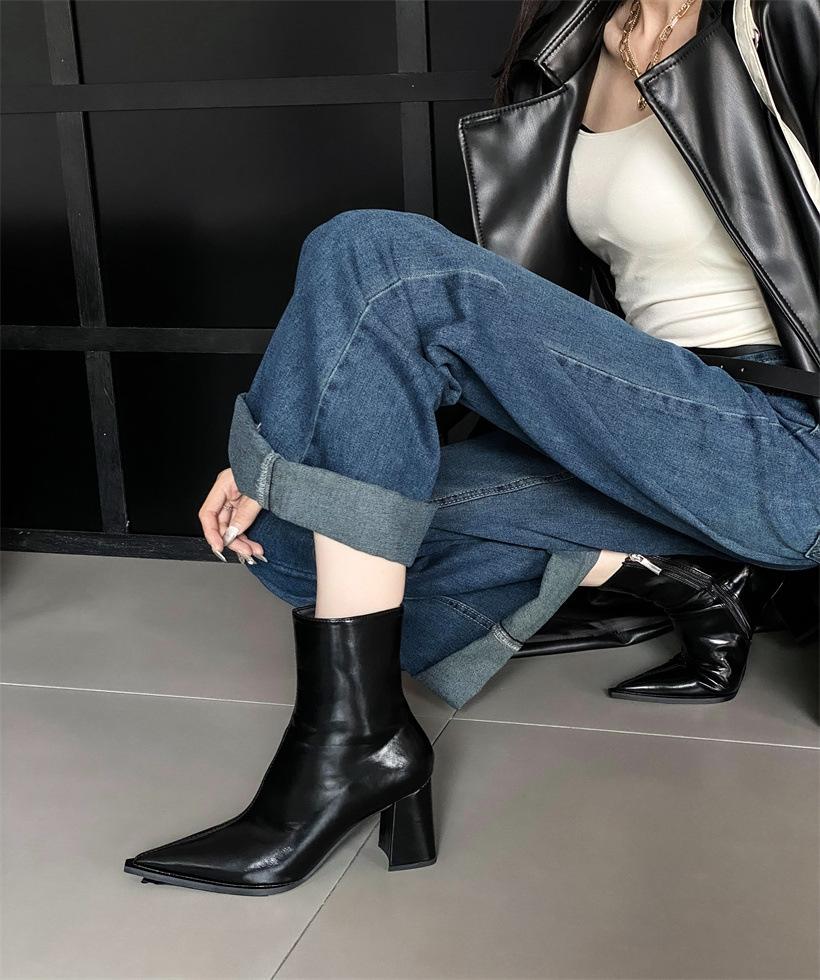 European and American celebrities style pointed head thick heel temperament cowhide French short boots 2025 winter new one-pedal outdoor boots women
