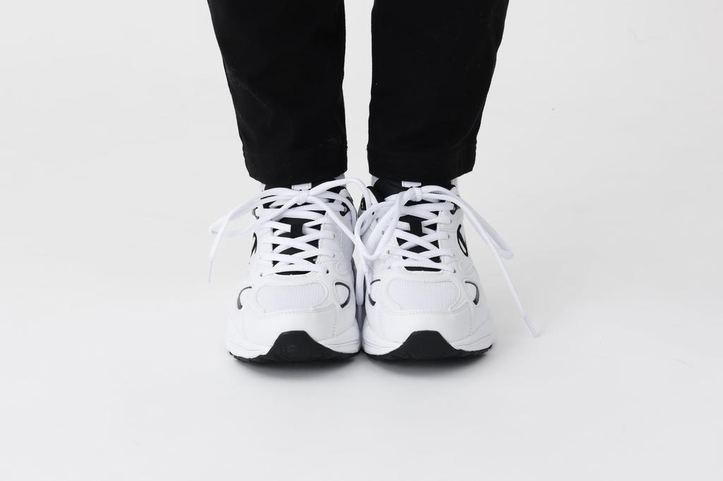 Champion COUNTLESS MESH Retro Running LEGACY Sneakers with Logo One-Point (S11741-011-250)