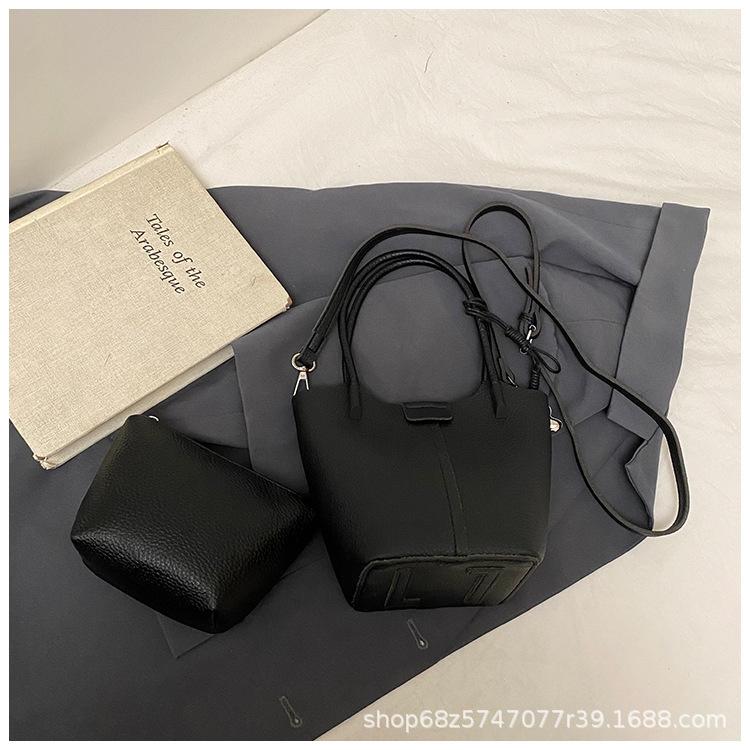 This Year's Popular Bucket Bag Women's Large-capacity 2025 New Foreign Casual Crossbody Handheld Mother and Child Bag