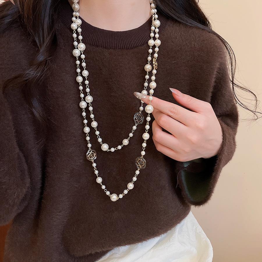Exquisite Pearl Double-Layered Clavicle Necklace: French Elegance & Light Luxury Design
