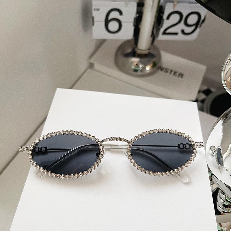 Crystal Stones Decoration Sunglasses For Men Women Oval Shape Designer Sunglasses Fashion Trendy Outdoor Sun Glass