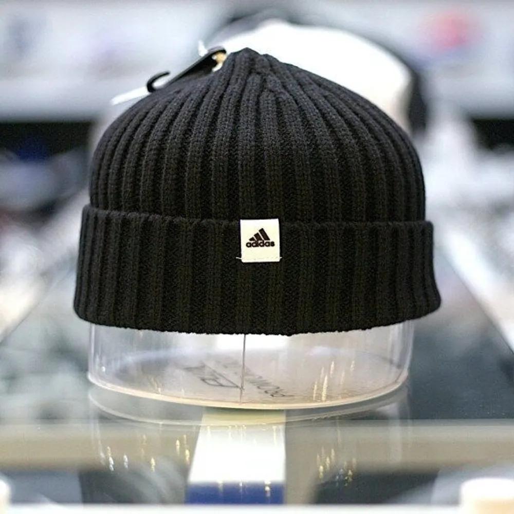 [adidas] Рыбацкая короткая шапка-бини Спортивная Термозимняя Черная ARAIB2656 black