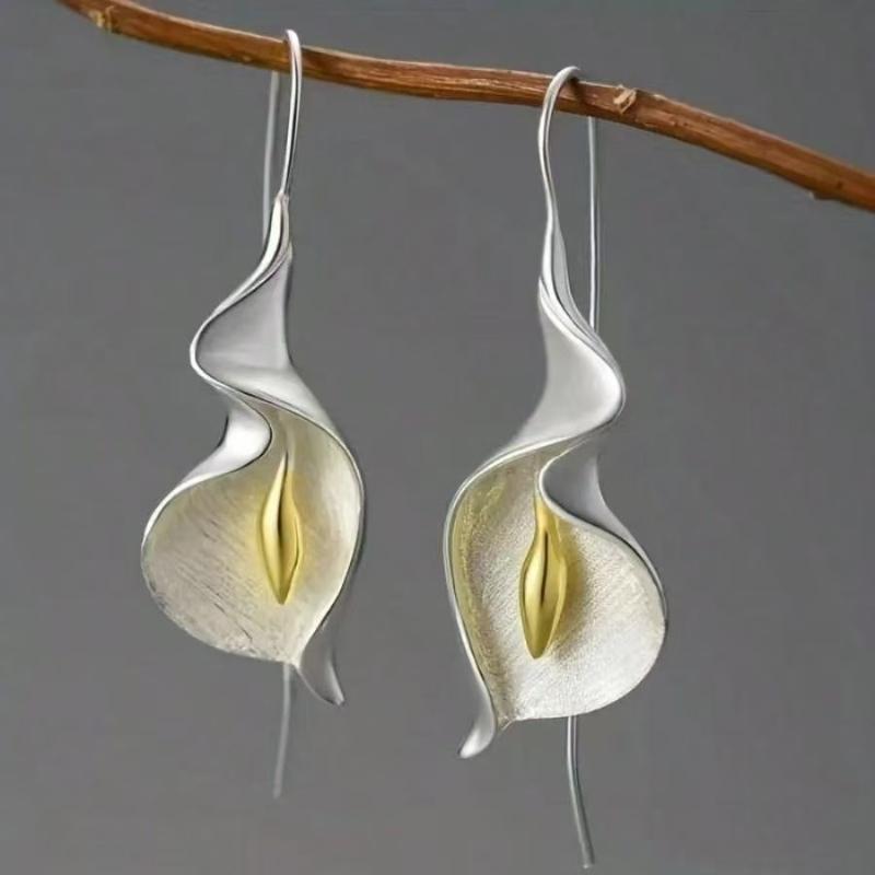 Silberne Calla-Lilien-Hängeohrringe Zweifarbig mit Goldakzent Strukturiert Leicht Mode-Schmuck für Damen Urlaubs-Accessoires