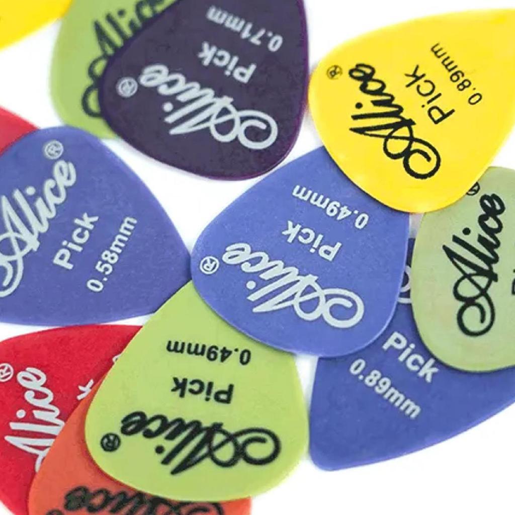 Alice Delrin Anti-Slip Fast Rebound Matte Guitar Pick for Acoustic, Electric, and Bass Guitars.