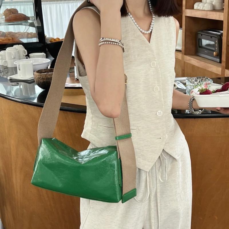 Korean-Style Women's Genuine Leather Crossbody Bag with Wide Strap - Streetwear Shoulder Bag 2026 Summer Square Pillow Bag