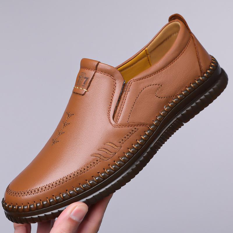 Fashion Solid Color New Designer Loafers Male Spring Autumn New Designer Cow Leather Shoes Man Soft Sole Light Fashion Casual Shoes Men