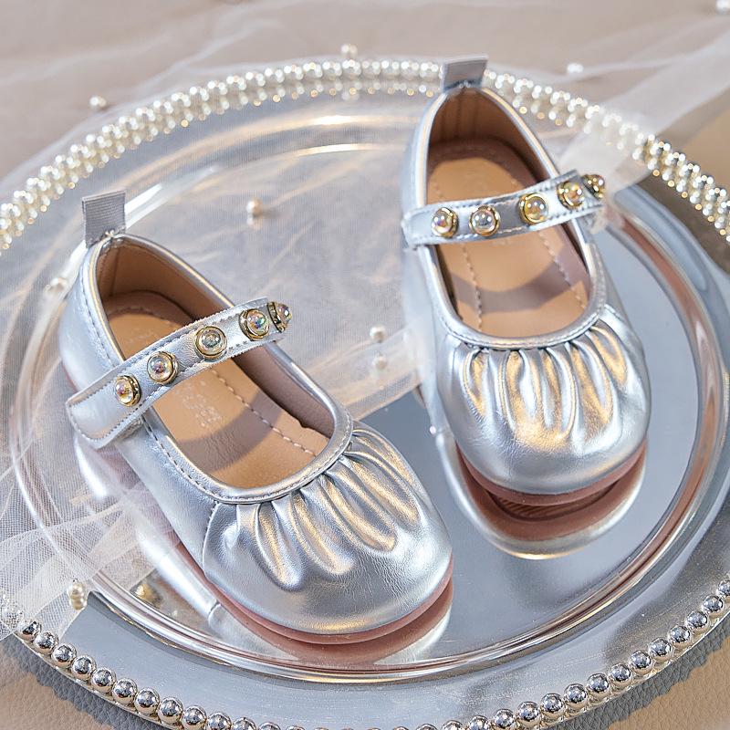 Dětské retro baleríny Mary Jane: Dívčí jednobarevné nízké princeznovské boty s kulatou špičkou, na suchý zip a s perličkami.