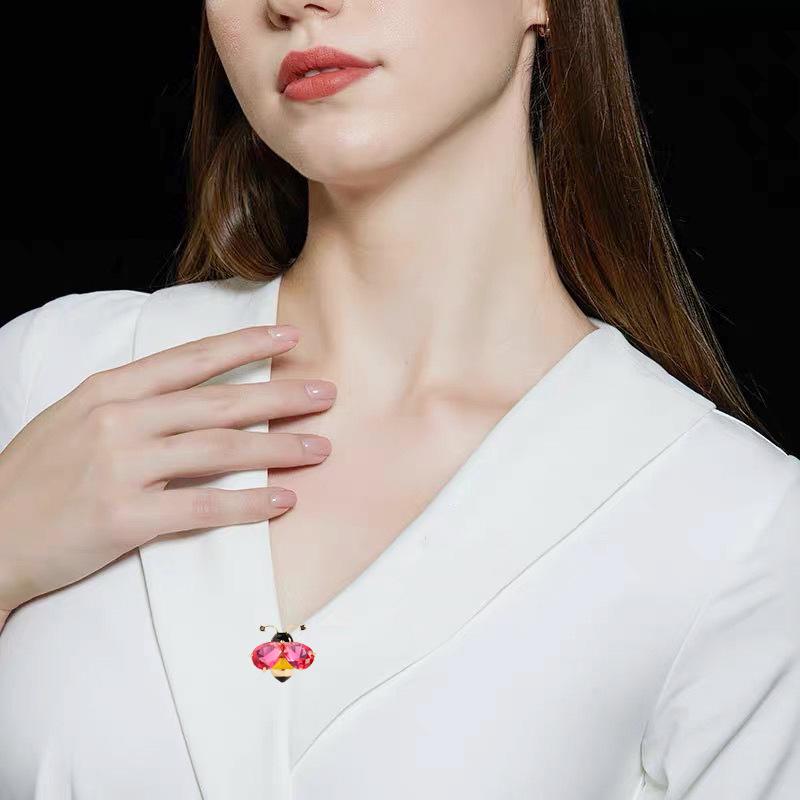 Personalized Mini Bee Collar Pin Brooch with Enamel and Zircon Inlay - Unisex Fashion Accessory