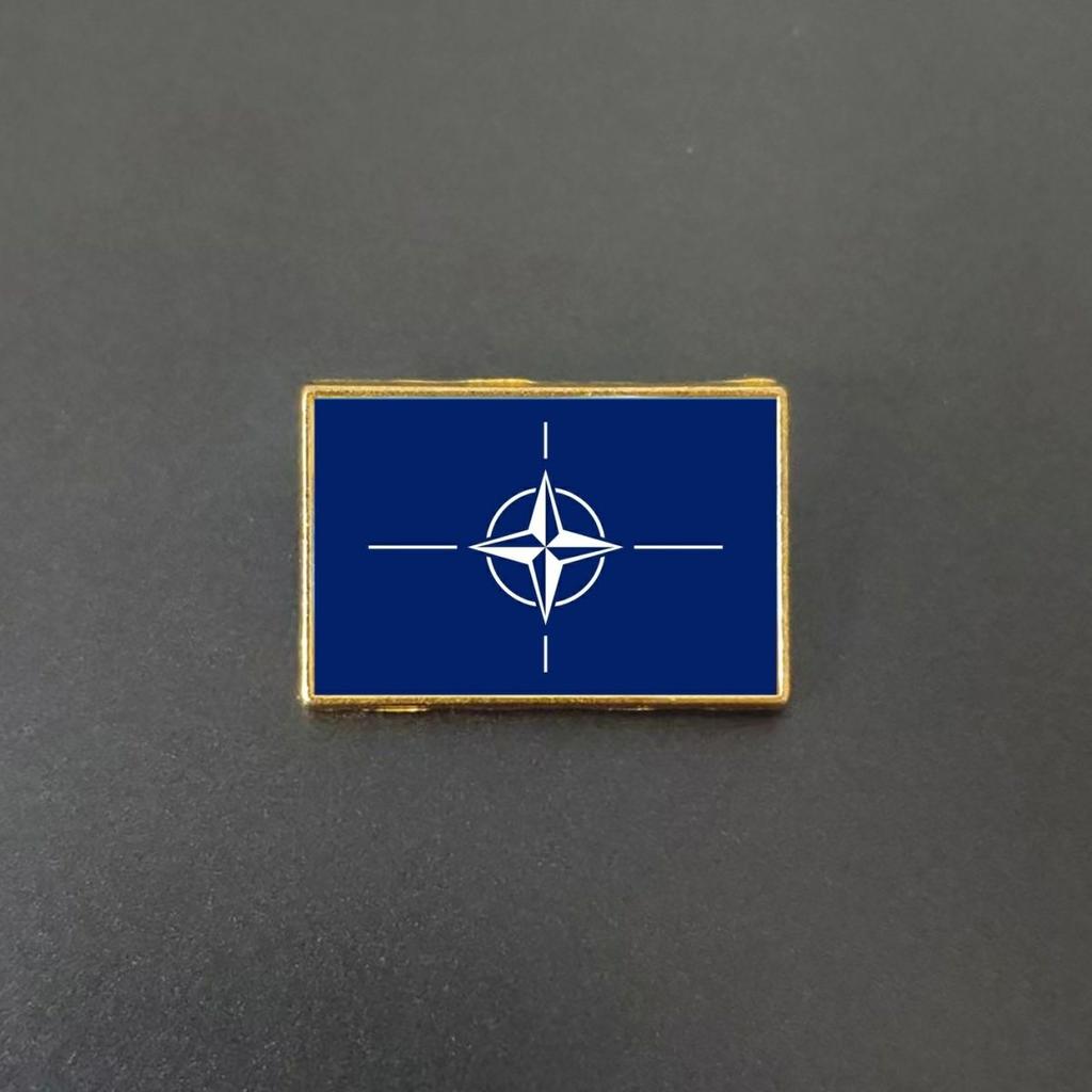 Nato Flag Brooch Made of Zinc Alloy Coated Pvc 2.5 * 1.5cm North Atlantic Treaty Small Handmade