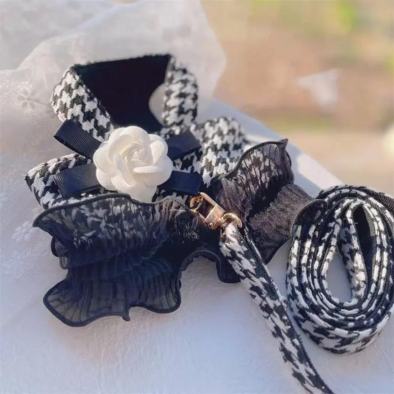

Роскошный комплект поводков для домашних животных, классическая юбка для собак с рисунком «гусиная лапка» и цветочным бантом для маленьких и средних собак и кошек S