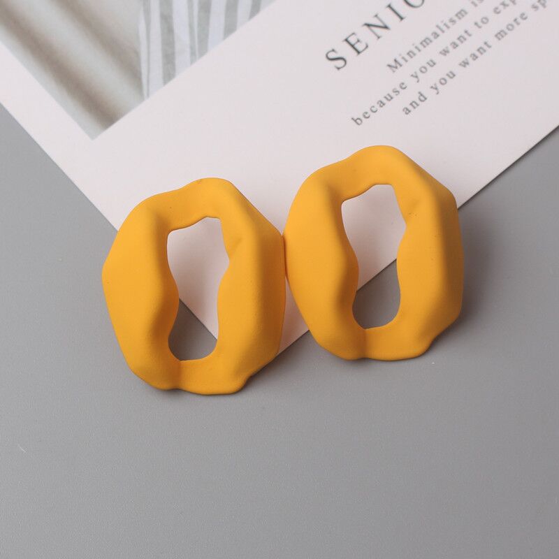 Irregular Geometry Metal Earrings for Women Vintage European Hollow Oval Drop Earrings Party Chunky Statement Jewelry