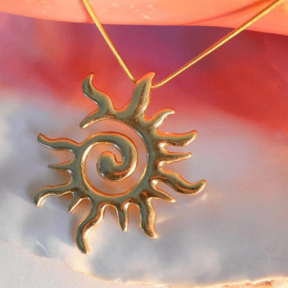 Personality Retro Gold Color Lava Conch Sun Pendant Snake Bone Chain Necklace for Women Summer Beach Fashion Jewelry Accessories