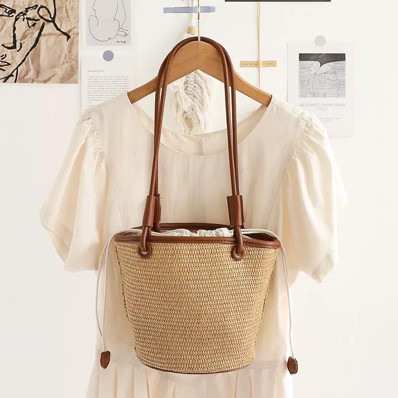 Straw bag women's large-capacity new vegetable basket shoulder bag beach premium tote bag