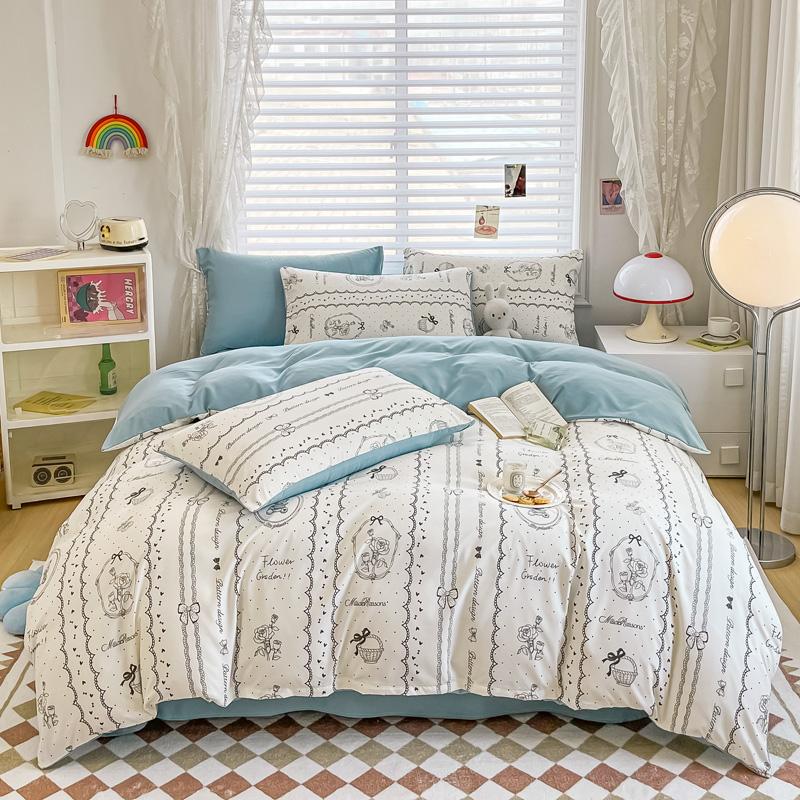 4Pcs Cartoon Black Dog Duvet Cover Set Khaki Striped Bedding With 1 Bed Sheet 2 Pillowcases Bedroom Love Print Comforter Cover