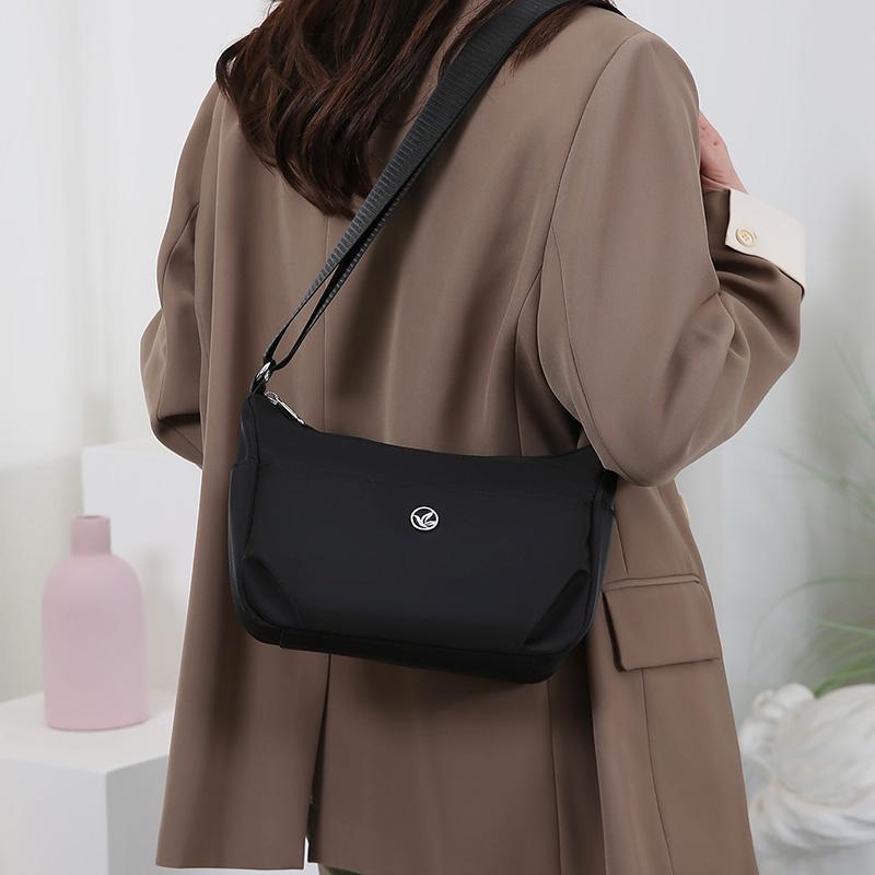 Women's Shoulder Bag Solid Color Hobo Bag Crossbody Bag Lightweight Mother Bag