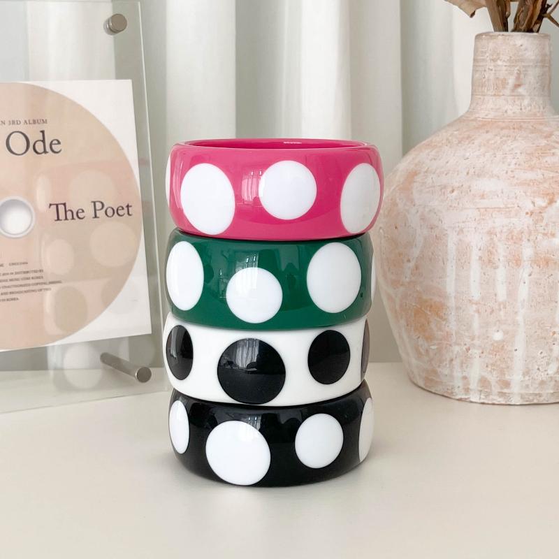 1Pcs European American Cross Border New Black White Spot Symmetrical High Grade Resin Bracelet Retro Fashion Luxury Round