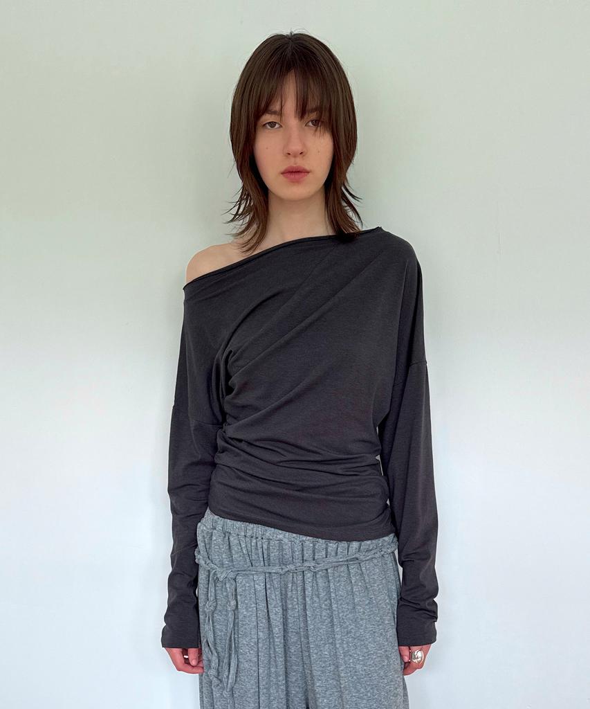 DIAGONAL Asmy Shirring Tee (Charcoal)