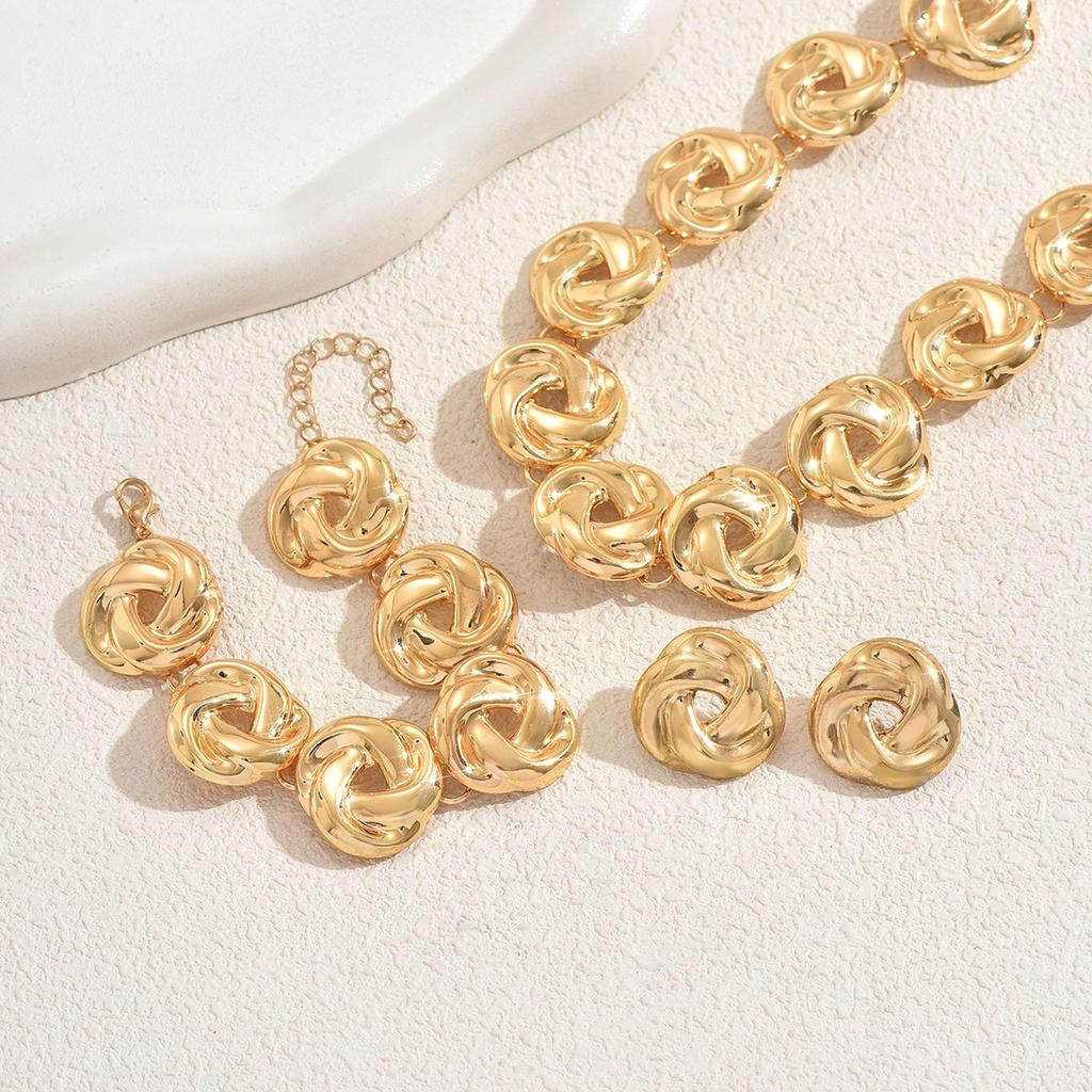 Women's Necklace Jewelry, Versatile Hollow Twisted Design Pendant Chain Bracelet Set Earrings Versatile