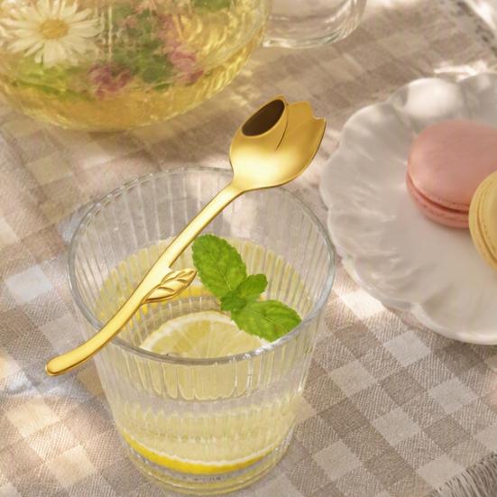 Kitchen Dining Accessory Tulip Shaped Stainless Steel Spoon, Long Handle Coffee Ice Cream Dishwasher Safe Spoon Dessert Serving with Hanging