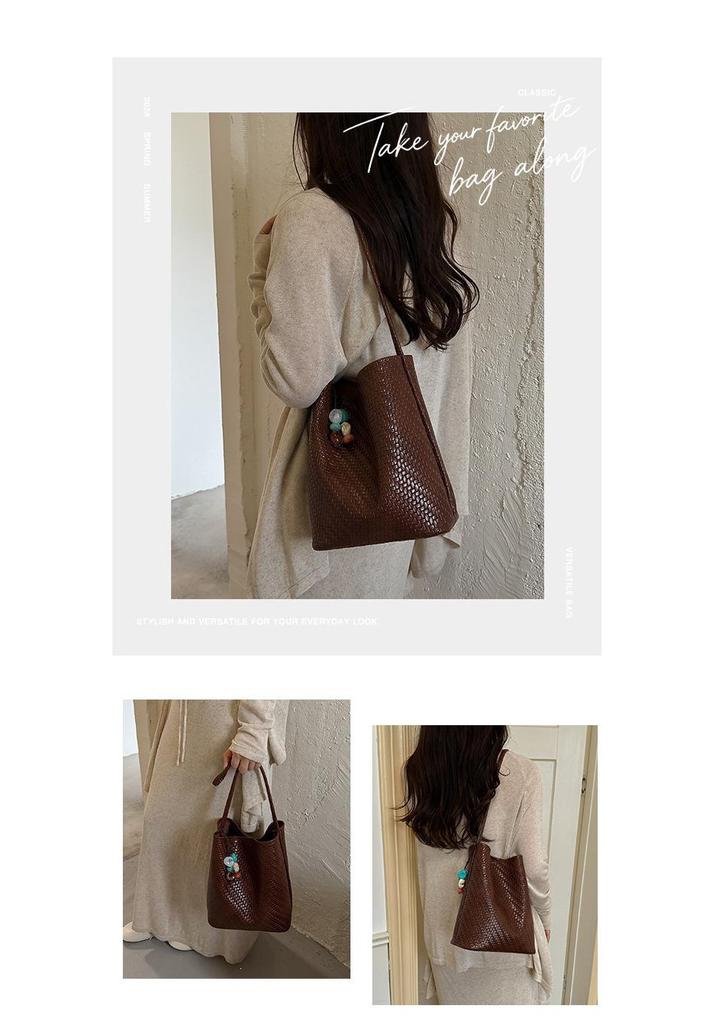 2026 Summer Korean Minimalist Woven Texture Bucket Bag - Large Capacity, Solid Color, Single Shoulder & Handheld