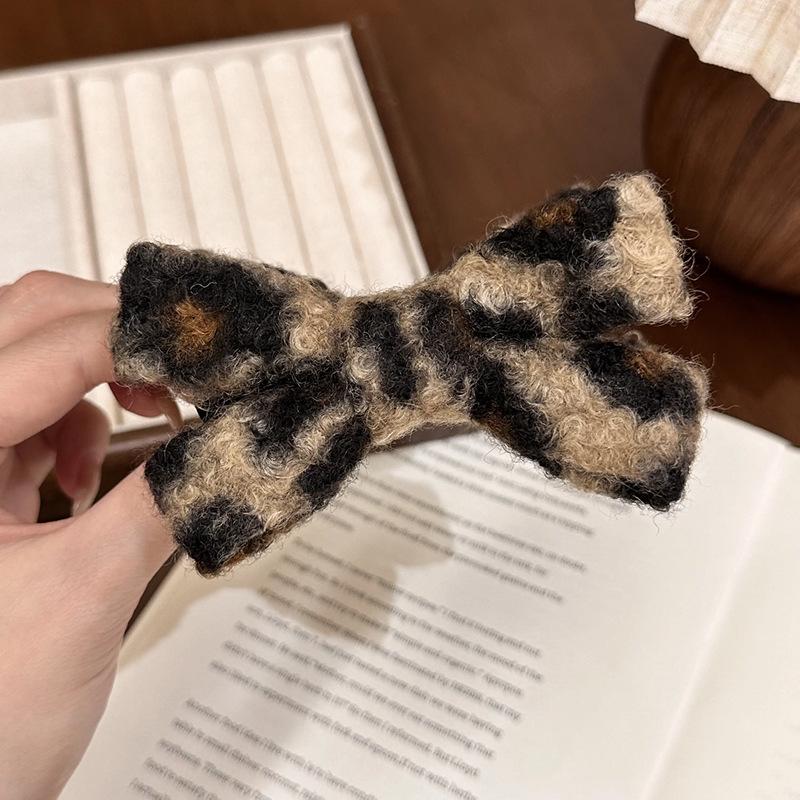 Diamond Flower Hair Claw Clip - Elegant Updo Accessory for Women