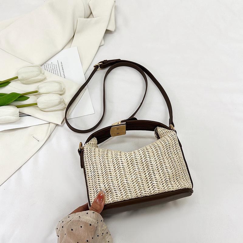 

2024 лето новый тренд корейская версия маленькая квадратная сумка модная простая сумка-мессенджер простая маленькая свежая сумка через плечо коричневый