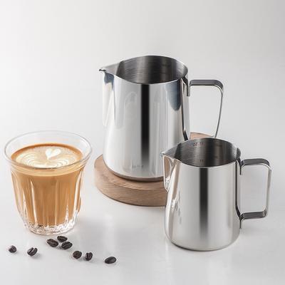 Milchkännchen aus Edelstahl für Kaffeelatte-Kunst, Milchaufschäumkännchen aus Edelstahl mit Messskala, Espresso-Barista-Werkzeug