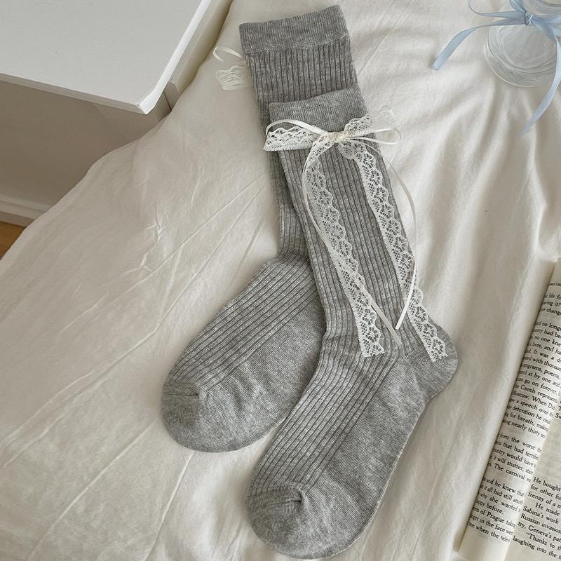 Wiosenne i letnie lekkie, jednokolorowe skarpetki Lolita do połowy łydki dla kobiet, słodkie skarpetki frotte z koronkową siateczką i kokardką