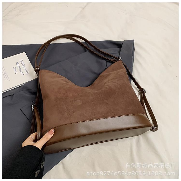 Large Capacity Bow Backpack Women's 2025 New Retro Commuter Shoulder Bag Matte Messenger Tote Bag Tide