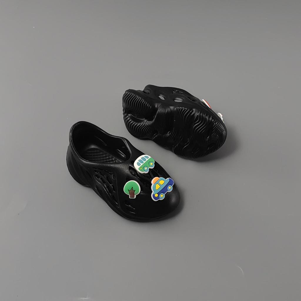 Coconut Clogs: Stylish, Comfortable Cartoon Beach Shoes for Men and Women