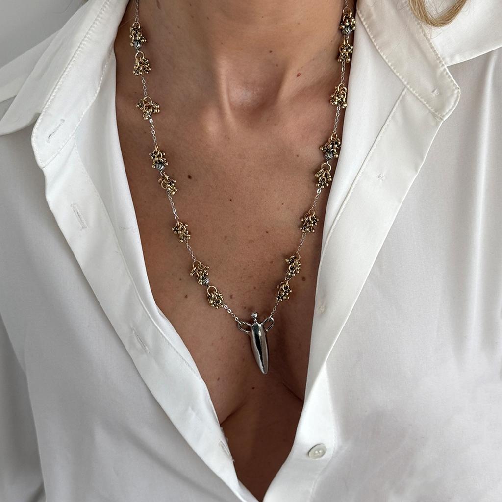 Kreativer Wassertropfen-Anhänger, Lange Halskette, Modischer Mehrfarbiger Metall-Kugelanhänger, Kleine Blumenketten-Stapel halskette.