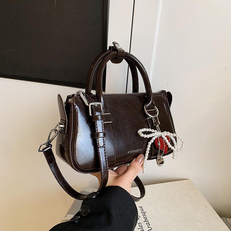 Korean Version of Fashion Portable Pillow Bag Women's 2025 Spring and Summer New Simple Versatile Shoulder Bag Niche Temperament Messenger Bag