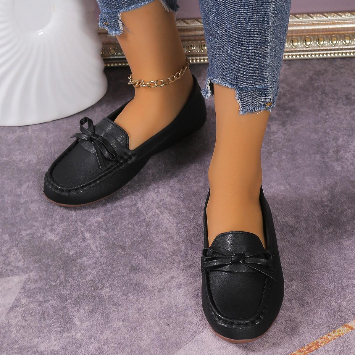 

2024 2024 Новые весенние и осенние женские туфли на плоской подошве с круглым носком и неглубоким бантом, универсальные повседневные туфли больших размеров 36-42 для женщин 42 чёрный