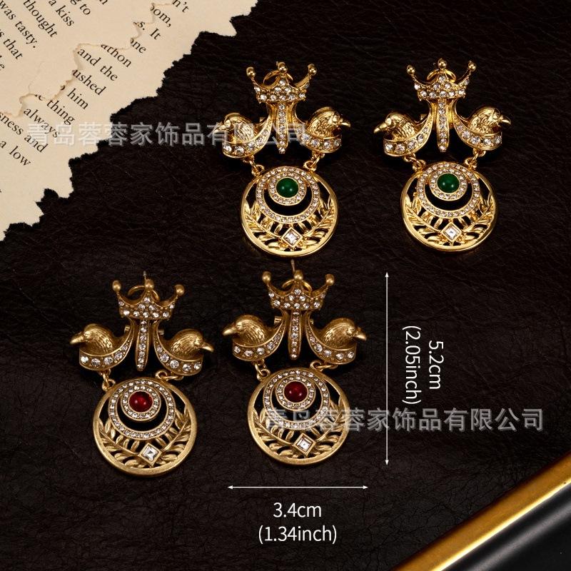 Vintage Palace Style Retro Gold Inlaid Heavy Duty Earrings With High Luxury Light Gorgeous