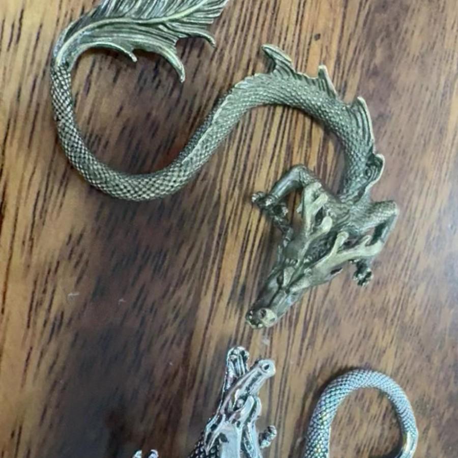 

Латунная фигурка дракона: Персонализированное металлическое украшение для гостиной, офиса, книжной полки или рабочего стола