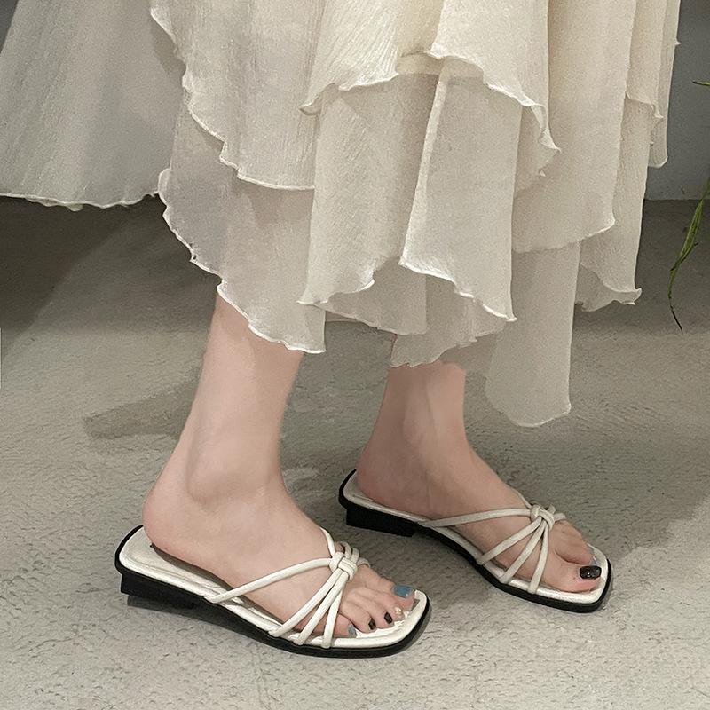 Fashion temperament explosive silver low thick heel slippers women's summer wear 2025 new versatile square head French cool slippers