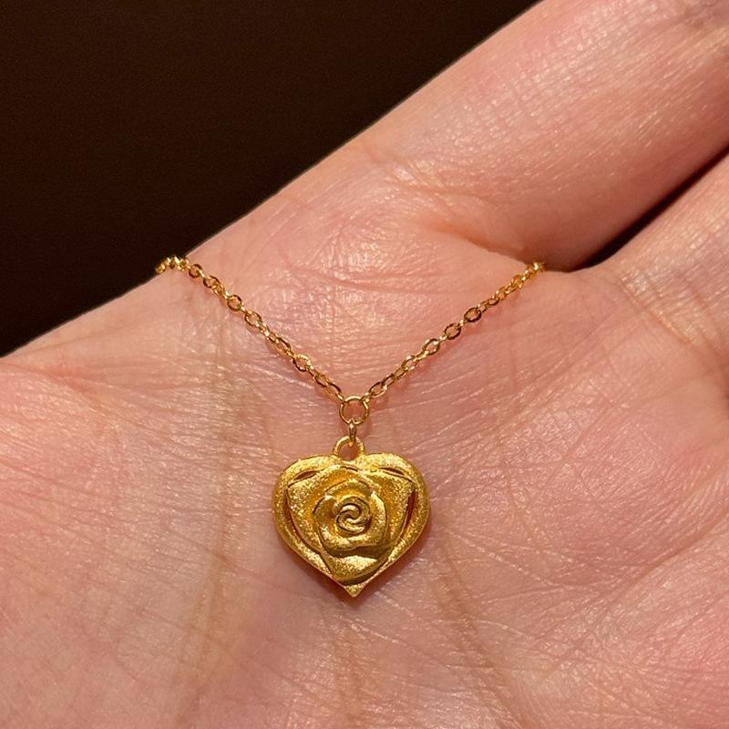 

Classic carved rose flower pendant sparkling heart-shaped necklace sweet style dignified collarbone chain wedding gift 45cm золотий