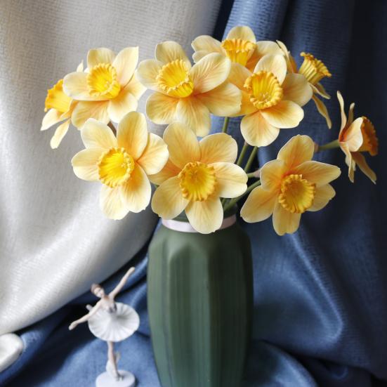 Artificial Daffodil Flowers 14.9 Inches Faux Narcissus Flower Spring Fake Flower Arrangement for Home Wedding Indoor Decor