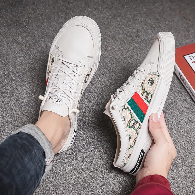 

Сандалии Мужские Повседневные Плоские 2025 Модные Шлепанцы для Мужчин Удобные Дешевые Корейский Стиль Элегантные Тренд Обувь Оригинальный Стиль Резина 39 бежевый