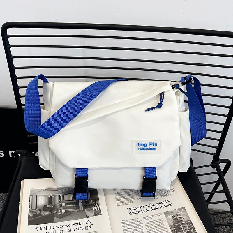 Large Capacity Crossbody Bag For Women With Canvas Material And Vintage Style