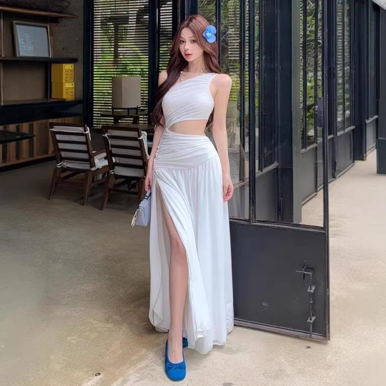 Pure Desire Spice Girl Slanted Shoulders Exposed Waist Atmosphere Vacation Style New Hollow Split Fork Seaside Super Fairy Big Swing Dress